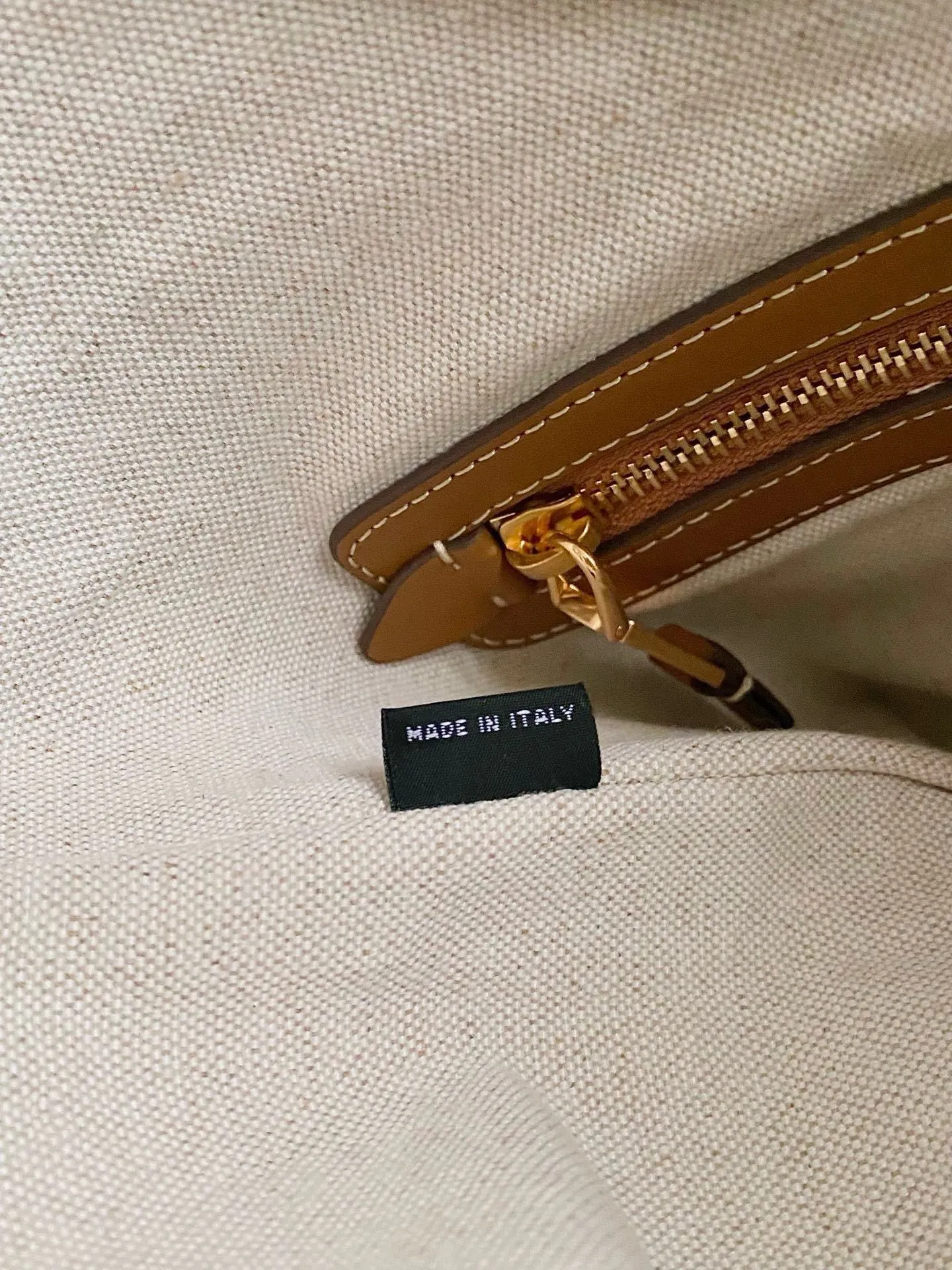 All Categories Official Website "Brand Women's Bags" Women's Bags 💙 miumiu 2026 Official Website MIUMIU Handbags