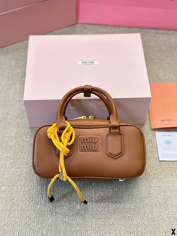 All Categories Official Website "Brand Women's Bags" Women's Bags 💙 miumiu 2024 official website new MIUMIU crossbody bag