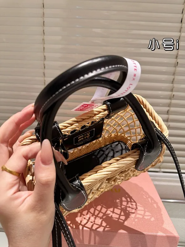 All categories Official website "Brand Women's Bags" Women's Bags 💙 miumiu 2025 new miumiu bowling bag