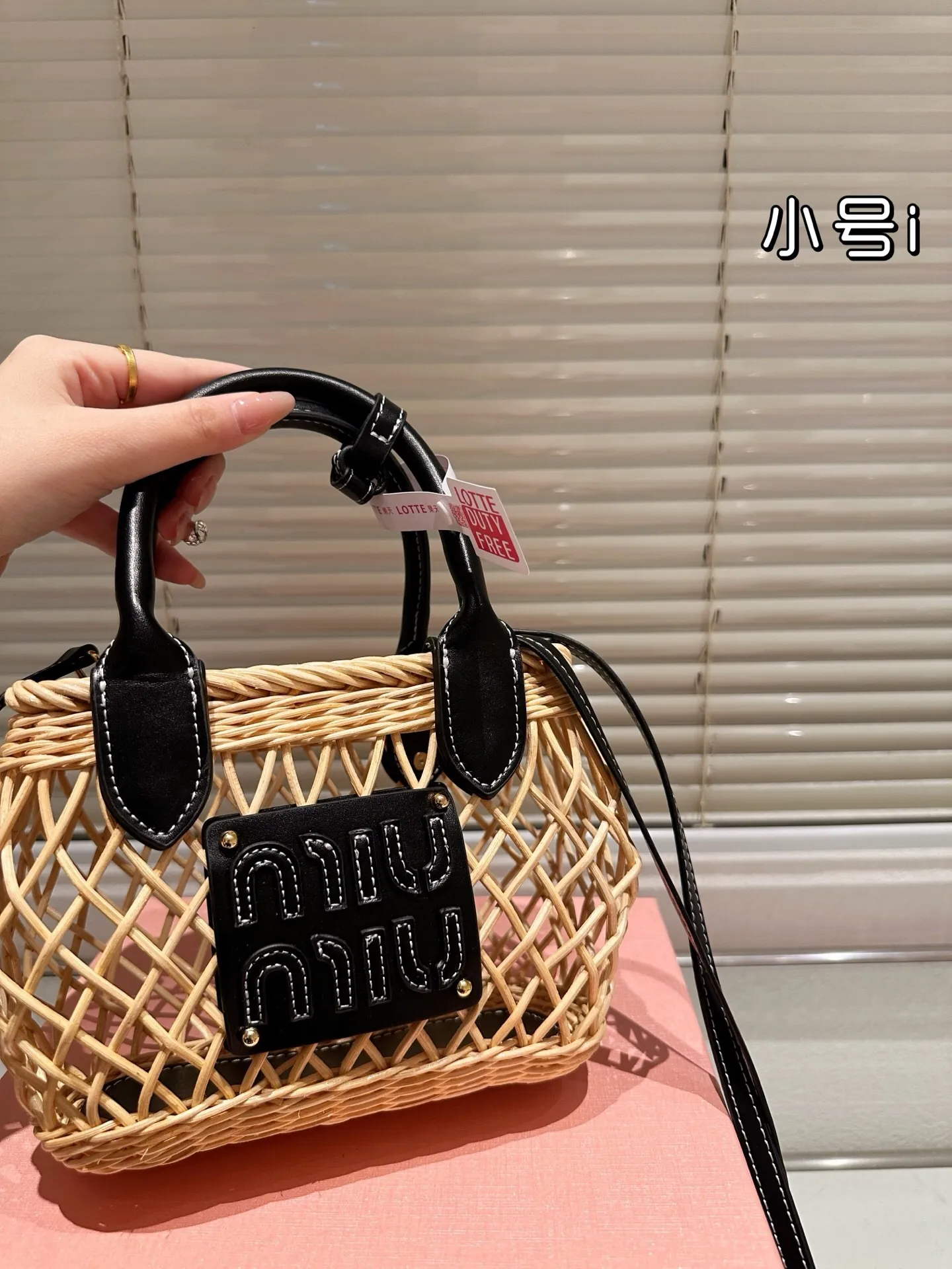 All categories Official website "Brand Women's Bags" Women's Bags 💙 miumiu 2025 new miumiu bowling bag
