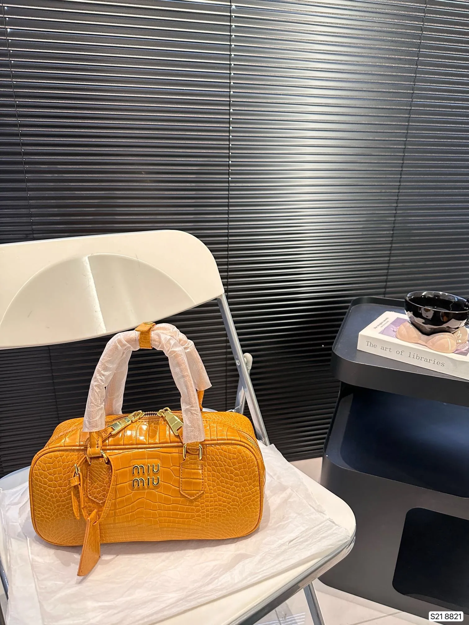 All categories Official website "Brand Women's Bags" Women's Bags 💙 miumiu 2024 new MIUMIU bowling handbag