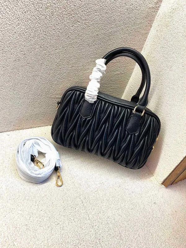All categories Official website "Brand Women's Bags" Women's Bags 💙 miumiu 2023 new miumiu handbag wholesale