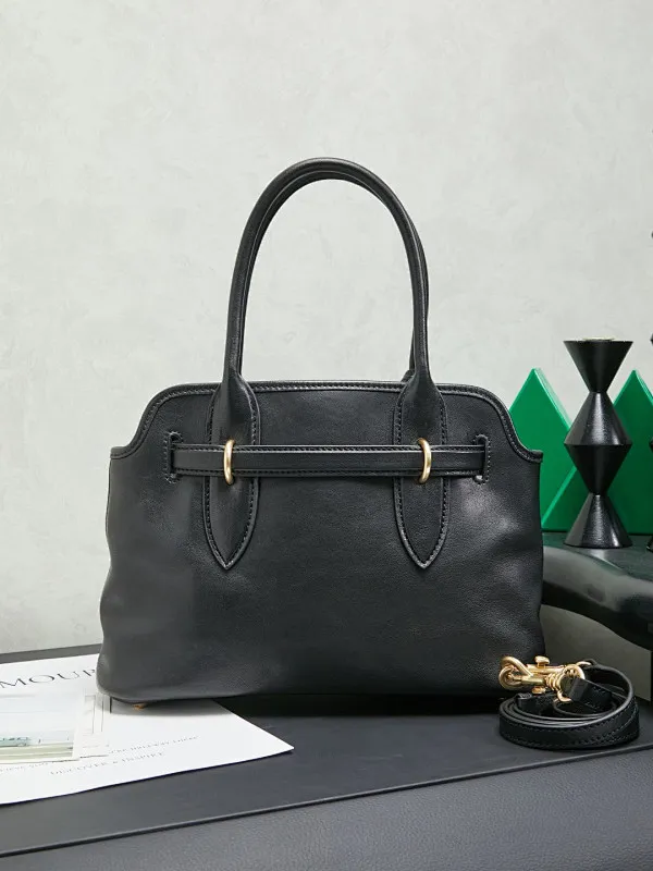 All categories Official website "Brand Women's Bags" Women's Bags 💙 miumiu 2026 new MIUMIU handbags