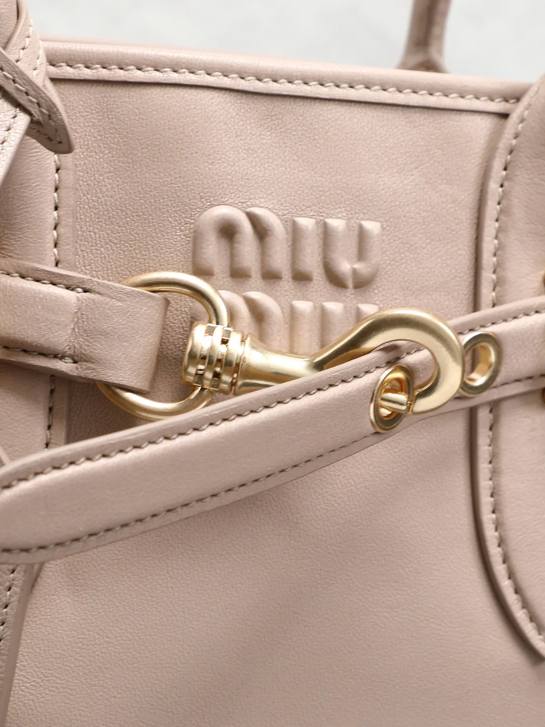 All categories Official website "Brand Women's Bags" Women's Bags 💙 miumiu 2026 new MIUMIU handbags