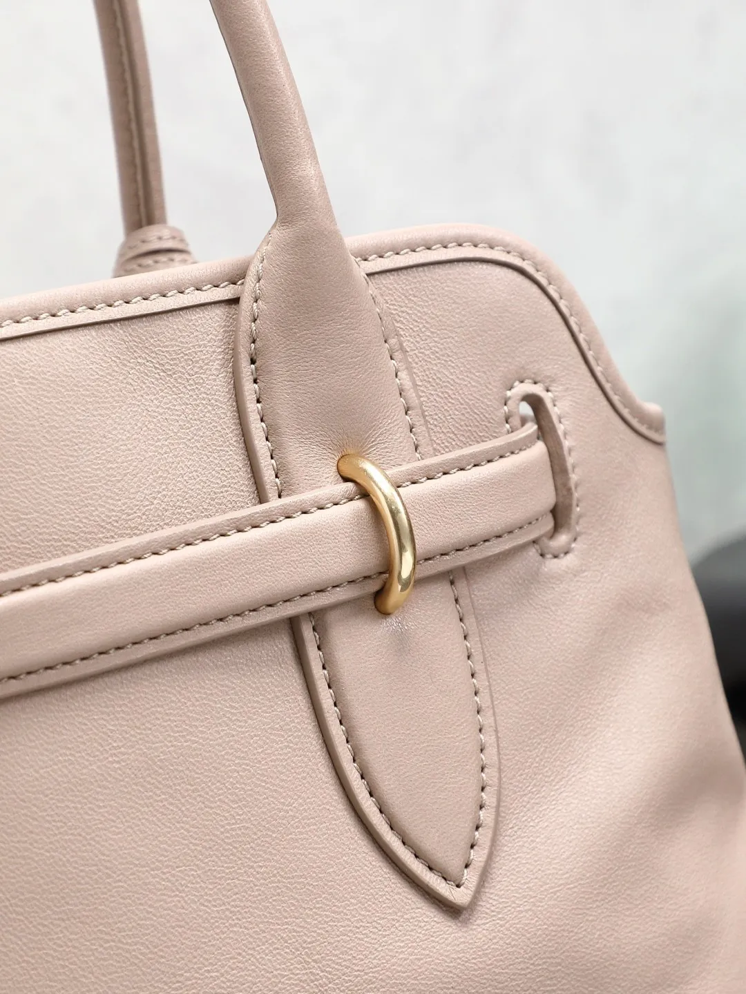 All categories Official website "Brand Women's Bags" Women's Bags 💙 miumiu 2026 new MIUMIU handbags