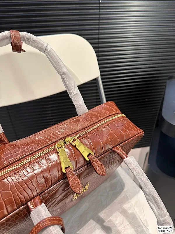 All categories Official website "Brand Women's Bags" Women's Bags 💙 miumiu 2024 new MIUMIU bowling handbag