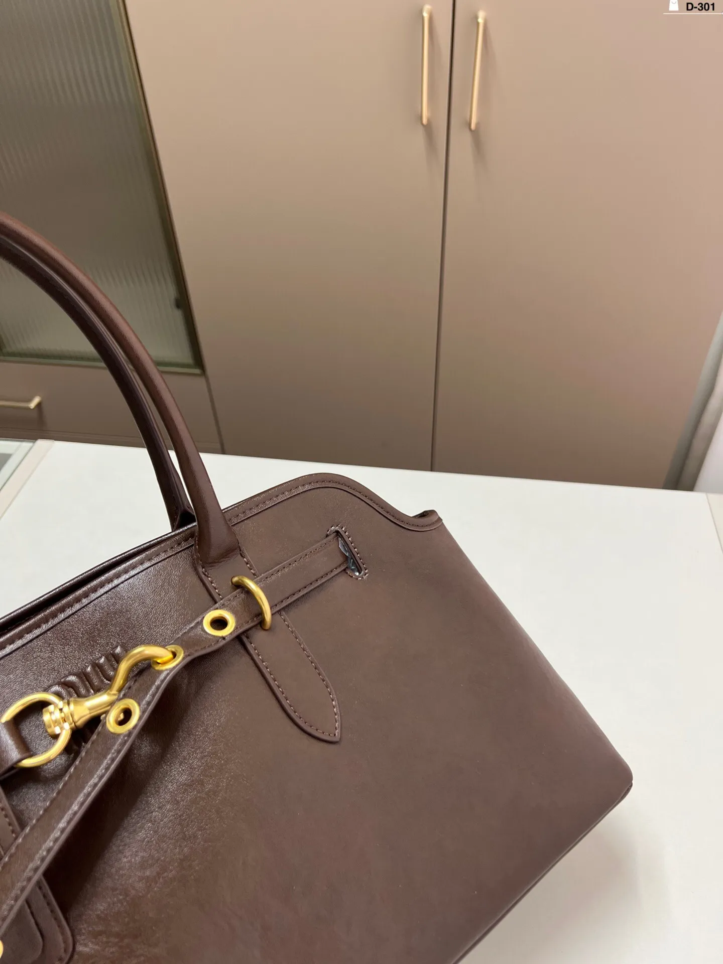 All categories Official website "Brand Women's Bags" Women's Bags 💙 miumiu 2025 new MIUMIU handbags