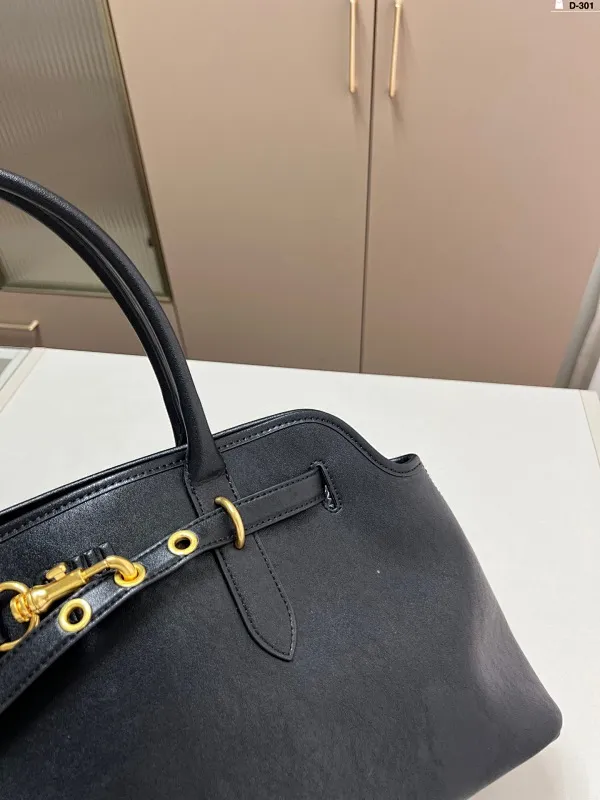 All categories Official website "Brand Women's Bags" Women's Bags 💙 miumiu 2025 new MIUMIU handbags