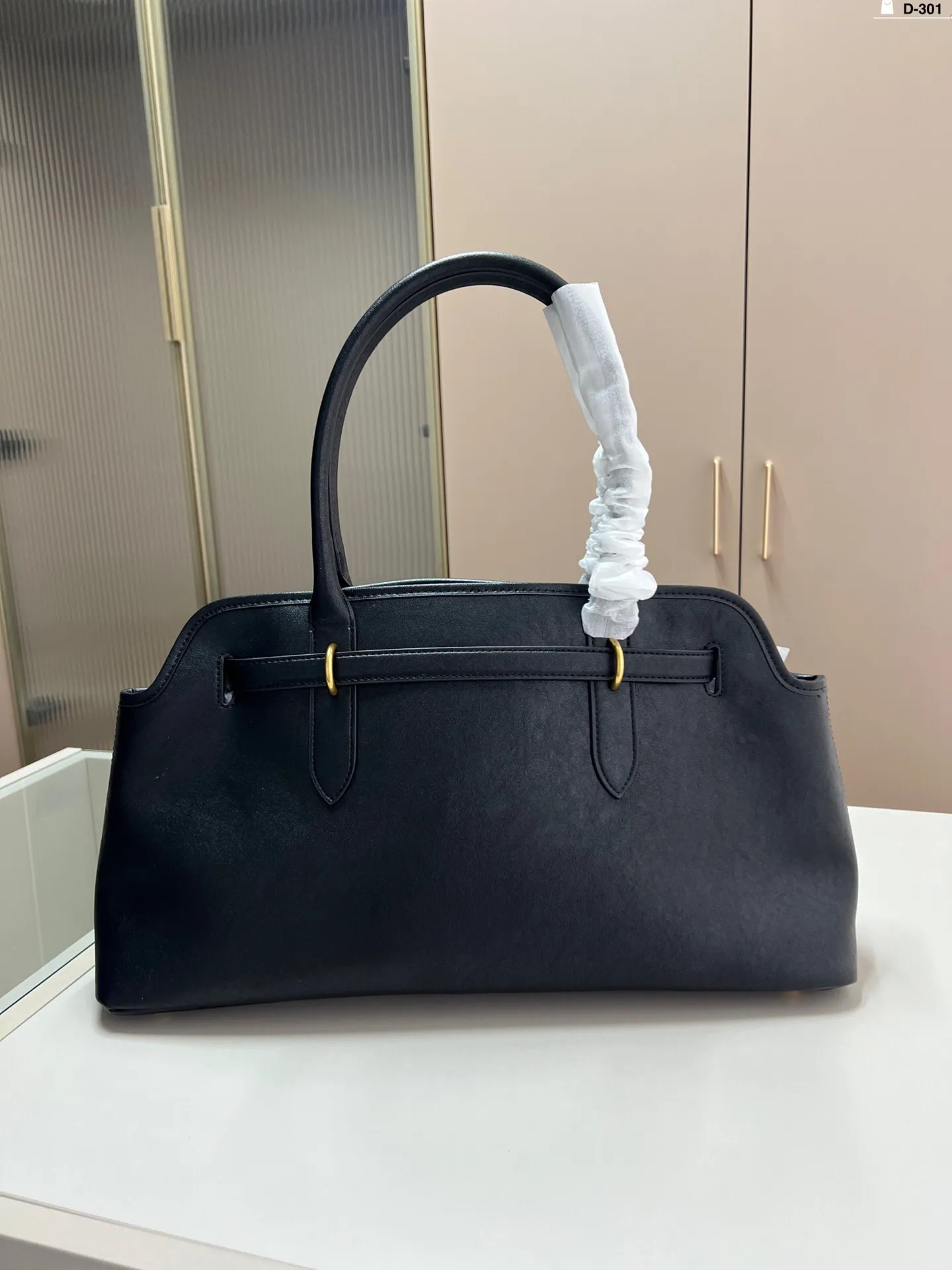 All categories Official website "Brand Women's Bags" Women's Bags 💙 miumiu 2025 new MIUMIU handbags