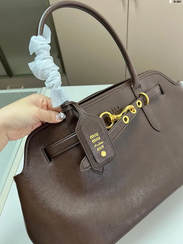 All categories Official website "Brand Women's Bags" Women's Bags 💙 miumiu 2025 new MIUMIU handbags