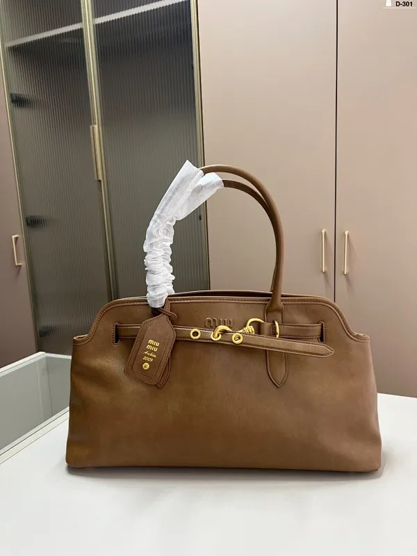 All categories Official website "Brand Women's Bags" Women's Bags 💙 miumiu 2025 new MIUMIU handbags