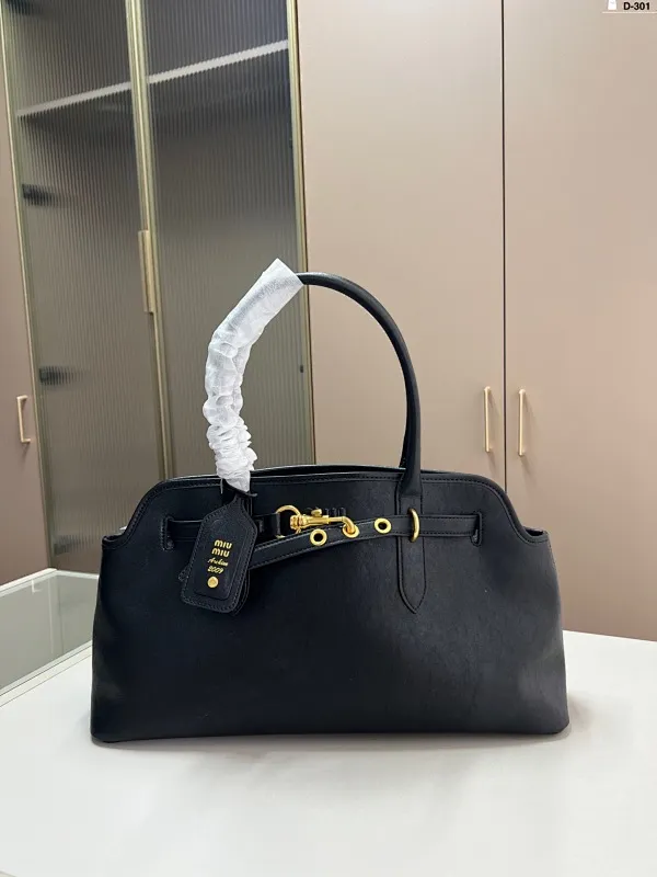 All categories Official website "Brand Women's Bags" Women's Bags 💙 miumiu 2025 new MIUMIU handbags