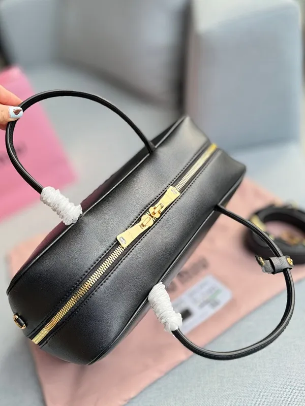 All categories Official website "Brand Women's Bags" Women's Bags 💙 miumiu 2024 new MIUMIU handbags