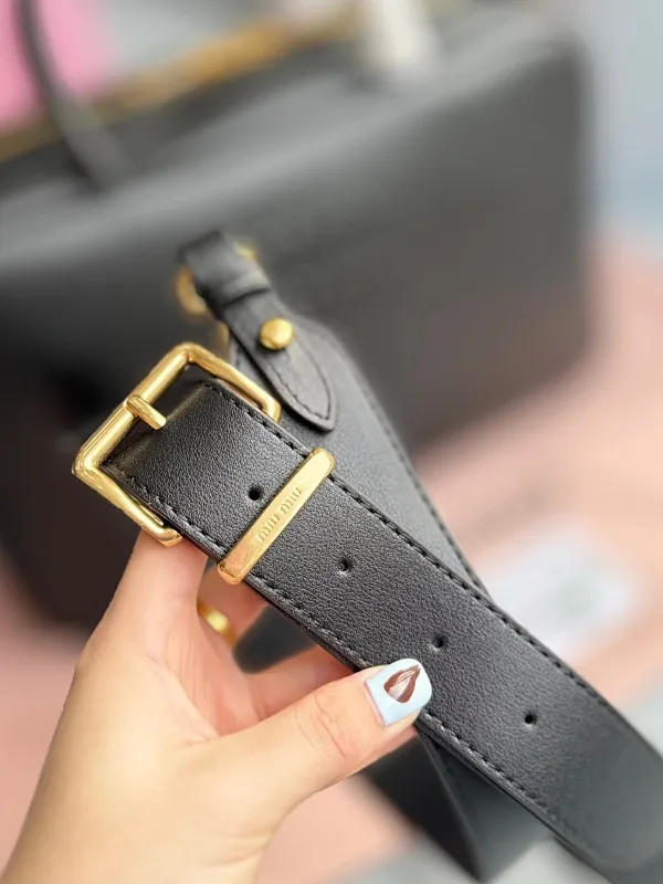 All categories Official website "Brand Women's Bags" Women's Bags 💙 miumiu 2024 new MIUMIU handbags