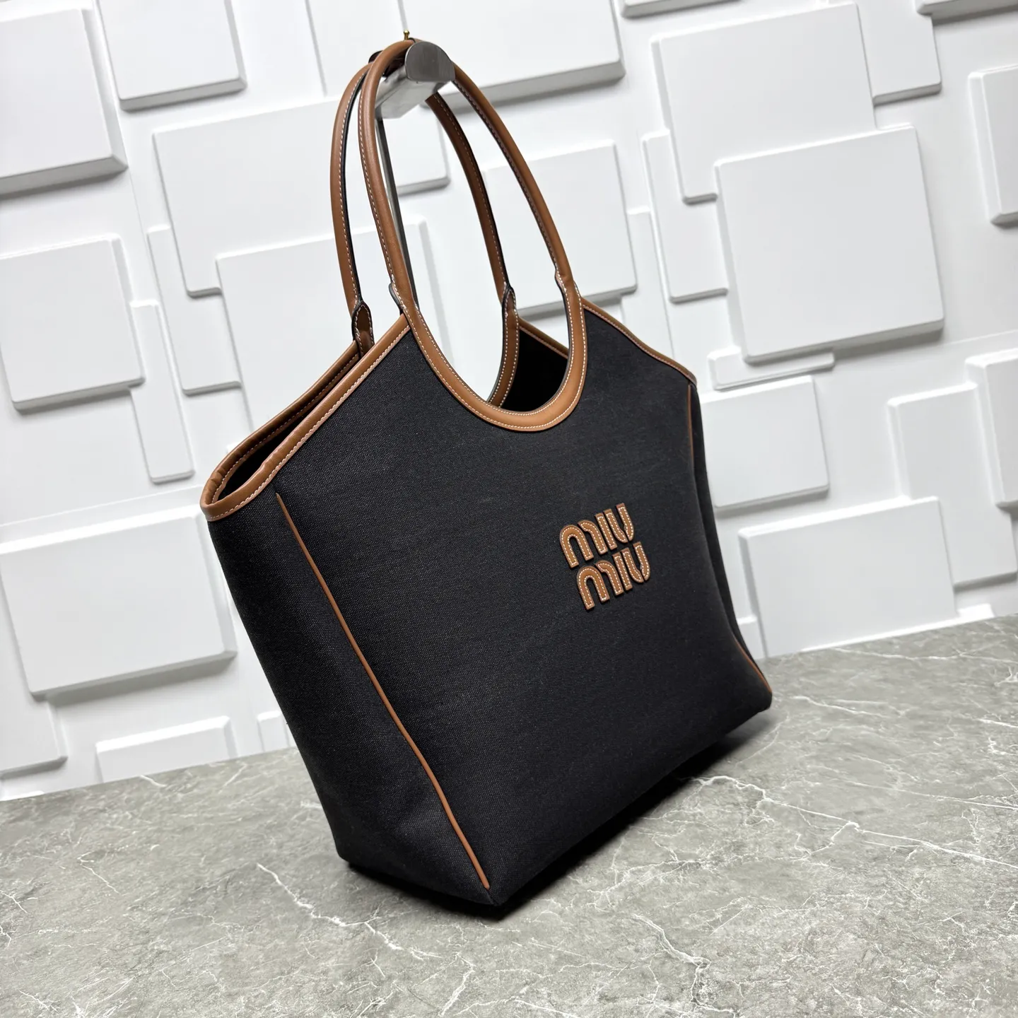 All Categories Official Website "Brand Women's Bags" Women's Bags 💙 miumiu 2026 Official Website miumiuhobo Tote Underarm Bag