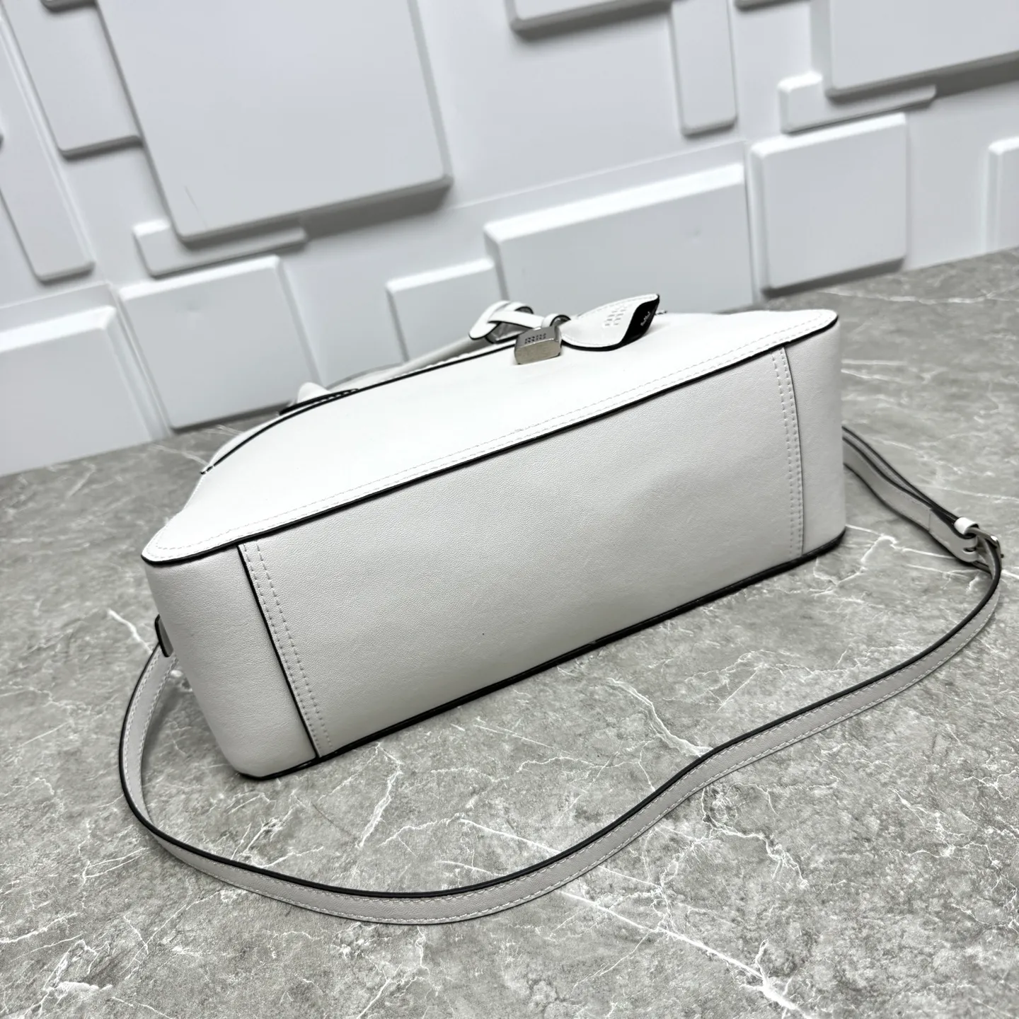 All Categories Official Website "Brand Women's Bags" Women's Bags 💙 miumiu 2026 Official Website miumiuVivant Bowling Bag