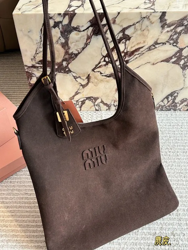All categories Official website "Brand Women's Bags" Women's Bags 💙 miumiu 2025 new MIUMIU tote bag