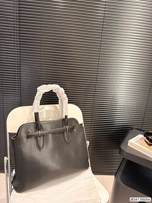 All categories Official website "Brand Women's Bags" Women's Bags 💙 miumiu 2024 new MIUMIU handbags