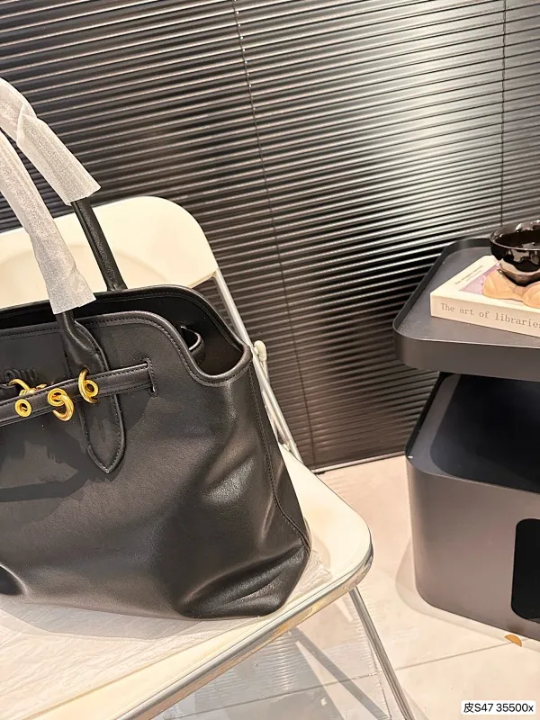 All categories Official website "Brand Women's Bags" Women's Bags 💙 miumiu 2024 new MIUMIU handbags