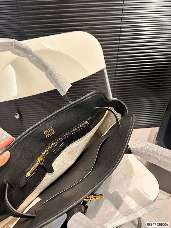 All categories Official website "Brand Women's Bags" Women's Bags 💙 miumiu 2024 new MIUMIU handbags