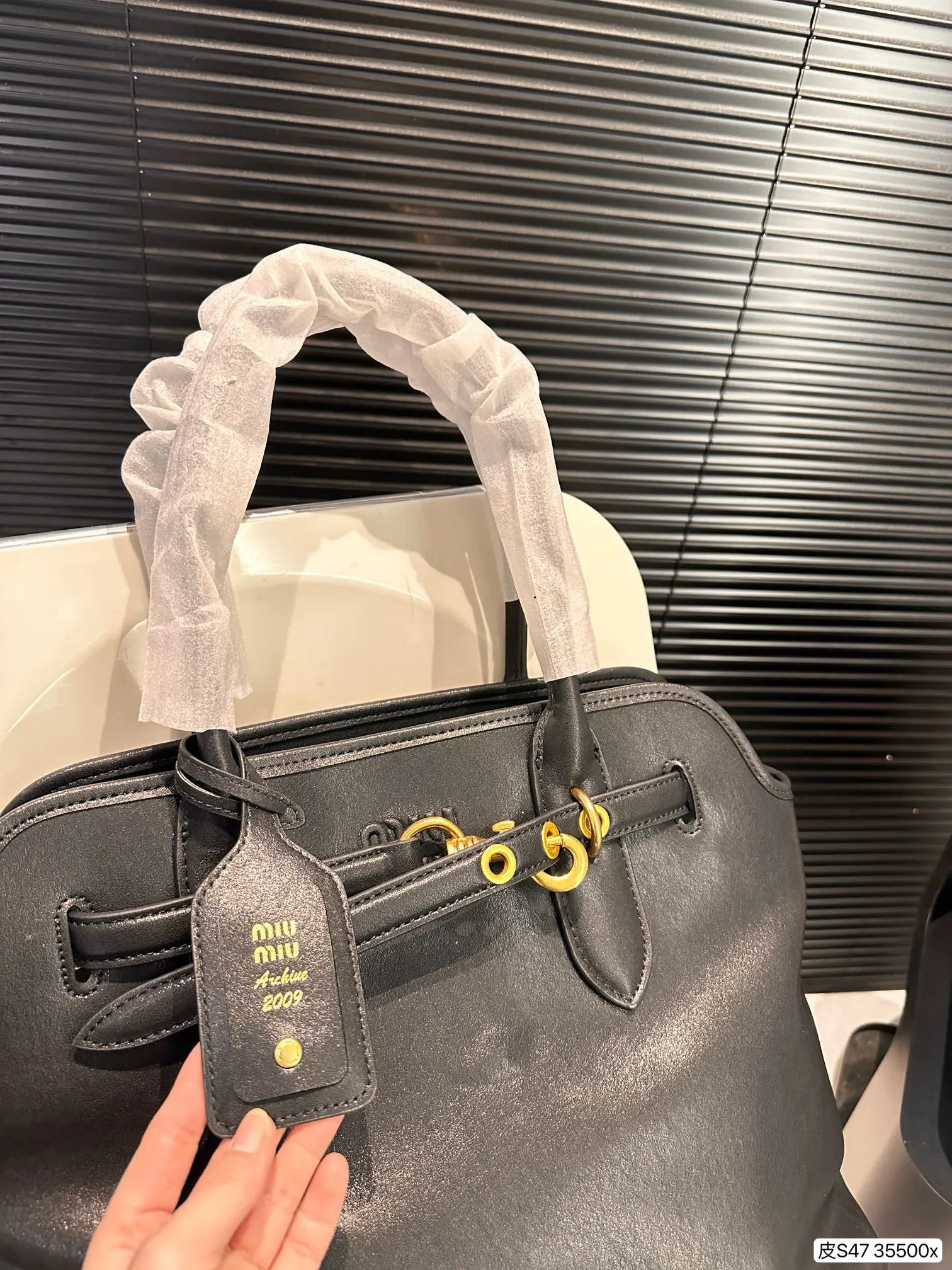All categories Official website "Brand Women's Bags" Women's Bags 💙 miumiu 2024 new MIUMIU handbags