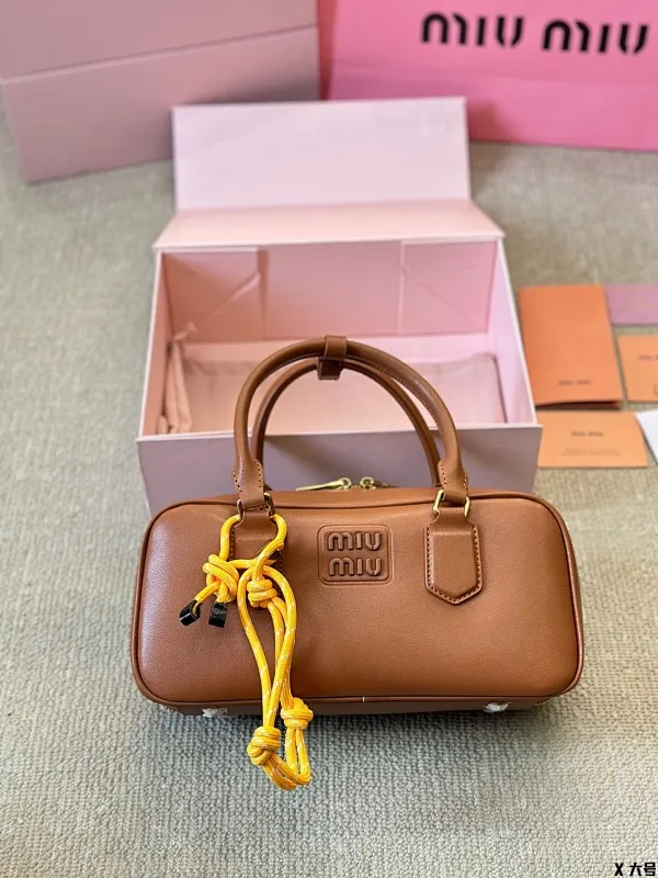 All Categories Official Website "Brand Women's Bags" Women's Bags 💙 miumiu 2024 official website new MIUMIU crossbody bag