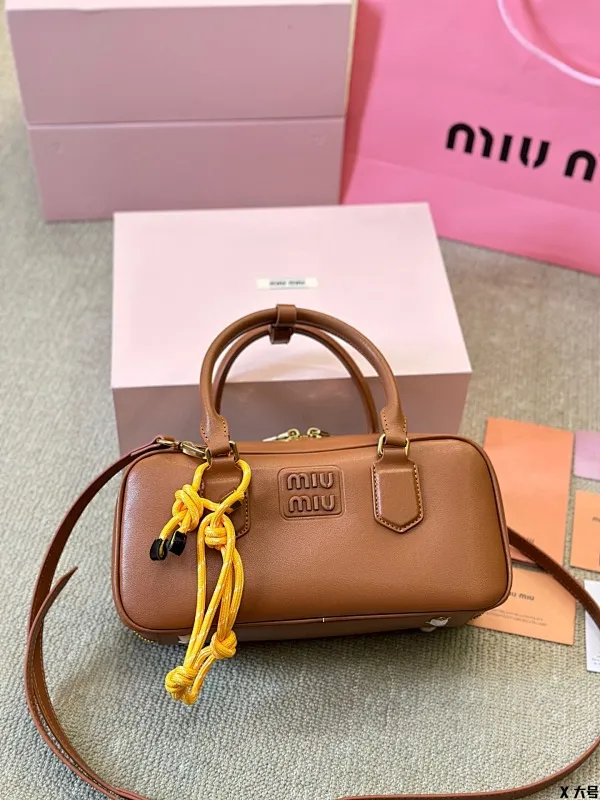 All Categories Official Website "Brand Women's Bags" Women's Bags 💙 miumiu 2024 official website new MIUMIU crossbody bag