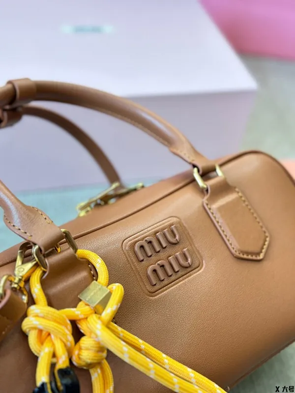All Categories Official Website "Brand Women's Bags" Women's Bags 💙 miumiu 2024 official website new MIUMIU crossbody bag