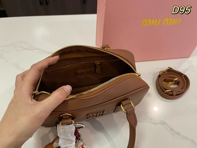 All categories Official website "Brand Women's Bags" Women's Bags 💙 miumiu 2024 new MIUMIU handbags