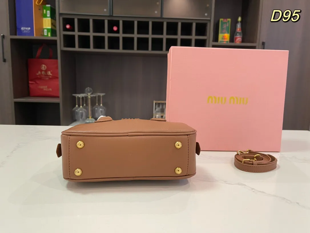 All categories Official website "Brand Women's Bags" Women's Bags 💙 miumiu 2024 new MIUMIU handbags