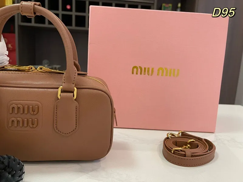 All categories Official website "Brand Women's Bags" Women's Bags 💙 miumiu 2024 new MIUMIU handbags