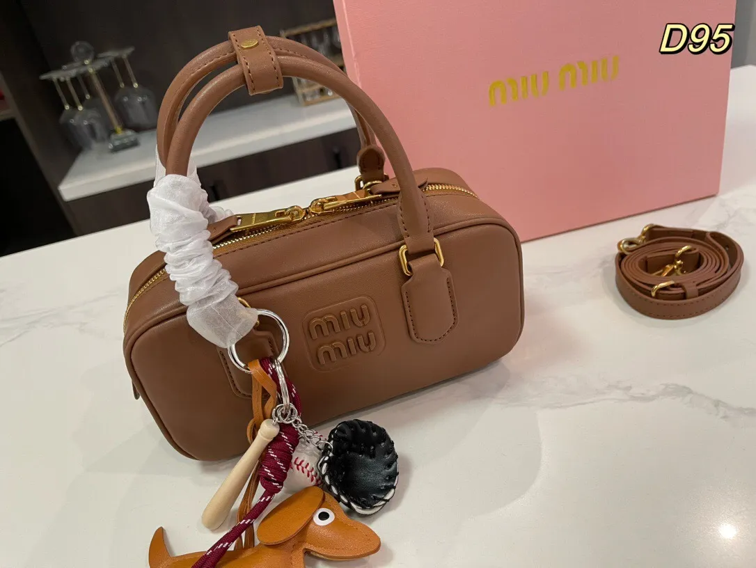 All categories Official website "Brand Women's Bags" Women's Bags 💙 miumiu 2024 new MIUMIU handbags