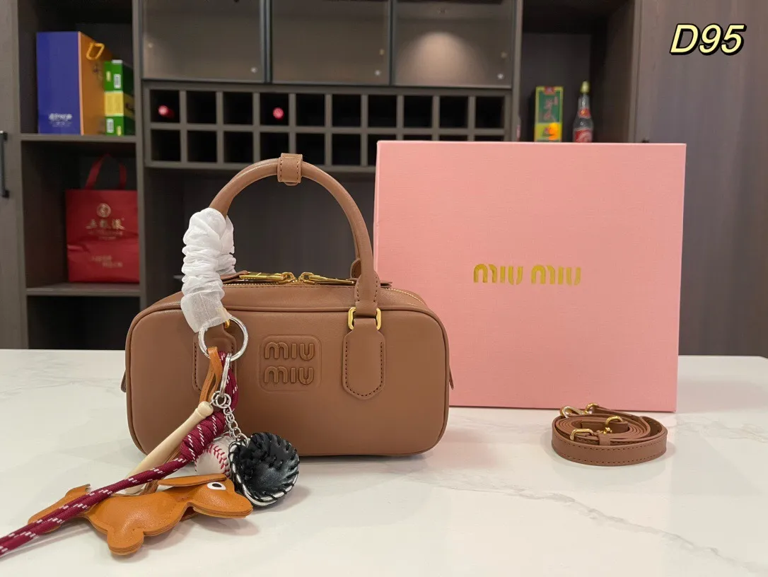 All categories Official website "Brand Women's Bags" Women's Bags 💙 miumiu 2024 new MIUMIU handbags