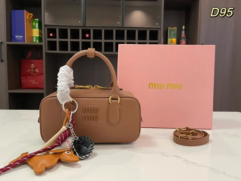 All categories Official website "Brand Women's Bags" Women's Bags 💙 miumiu 2024 new MIUMIU handbags