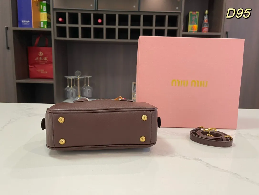 All categories Official website "Brand Women's Bags" Women's Bags 💙 miumiu 2024 new MIUMIU handbags