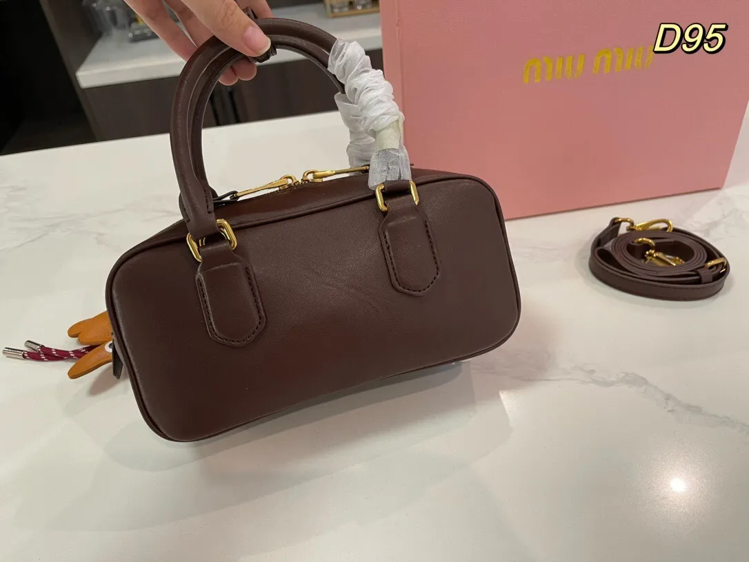 All categories Official website "Brand Women's Bags" Women's Bags 💙 miumiu 2024 new MIUMIU handbags