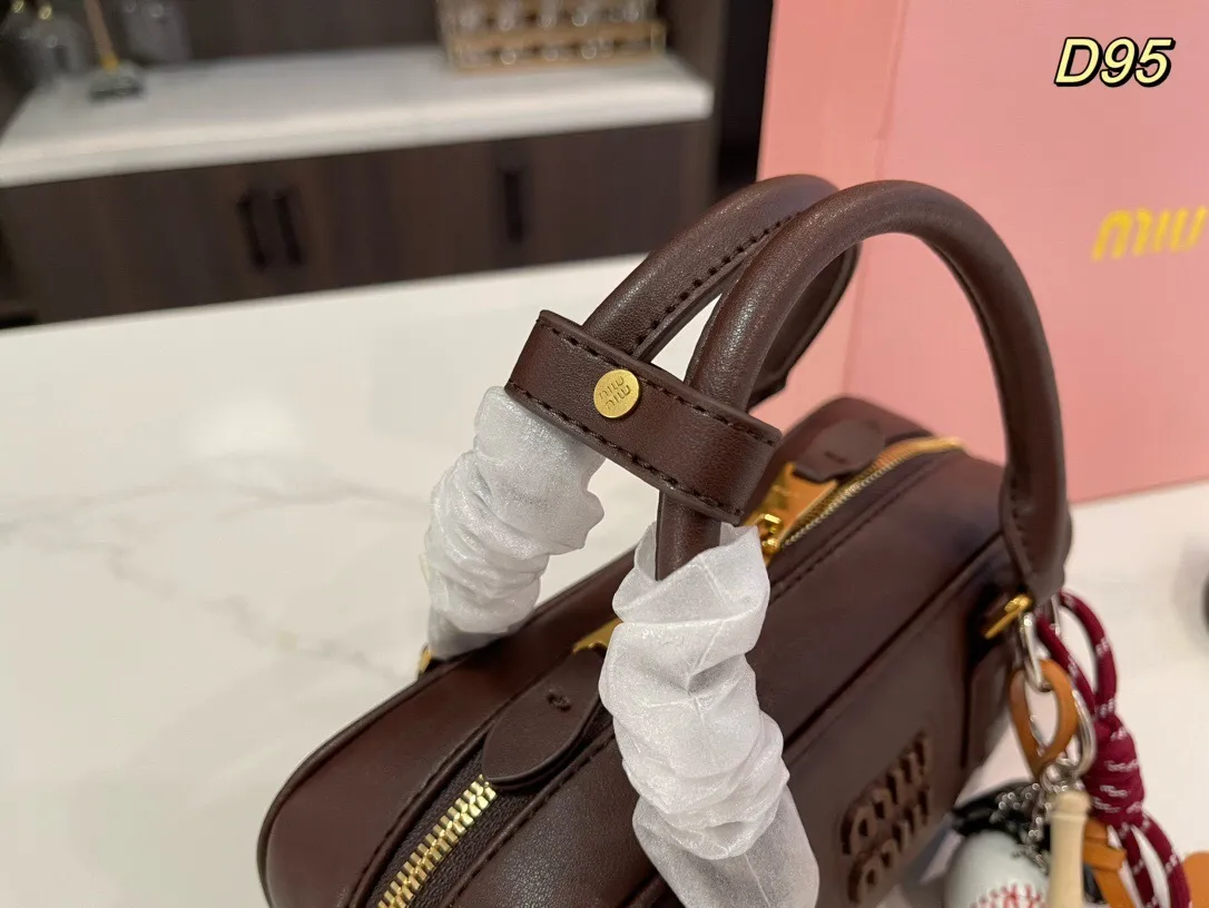 All categories Official website "Brand Women's Bags" Women's Bags 💙 miumiu 2024 new MIUMIU handbags