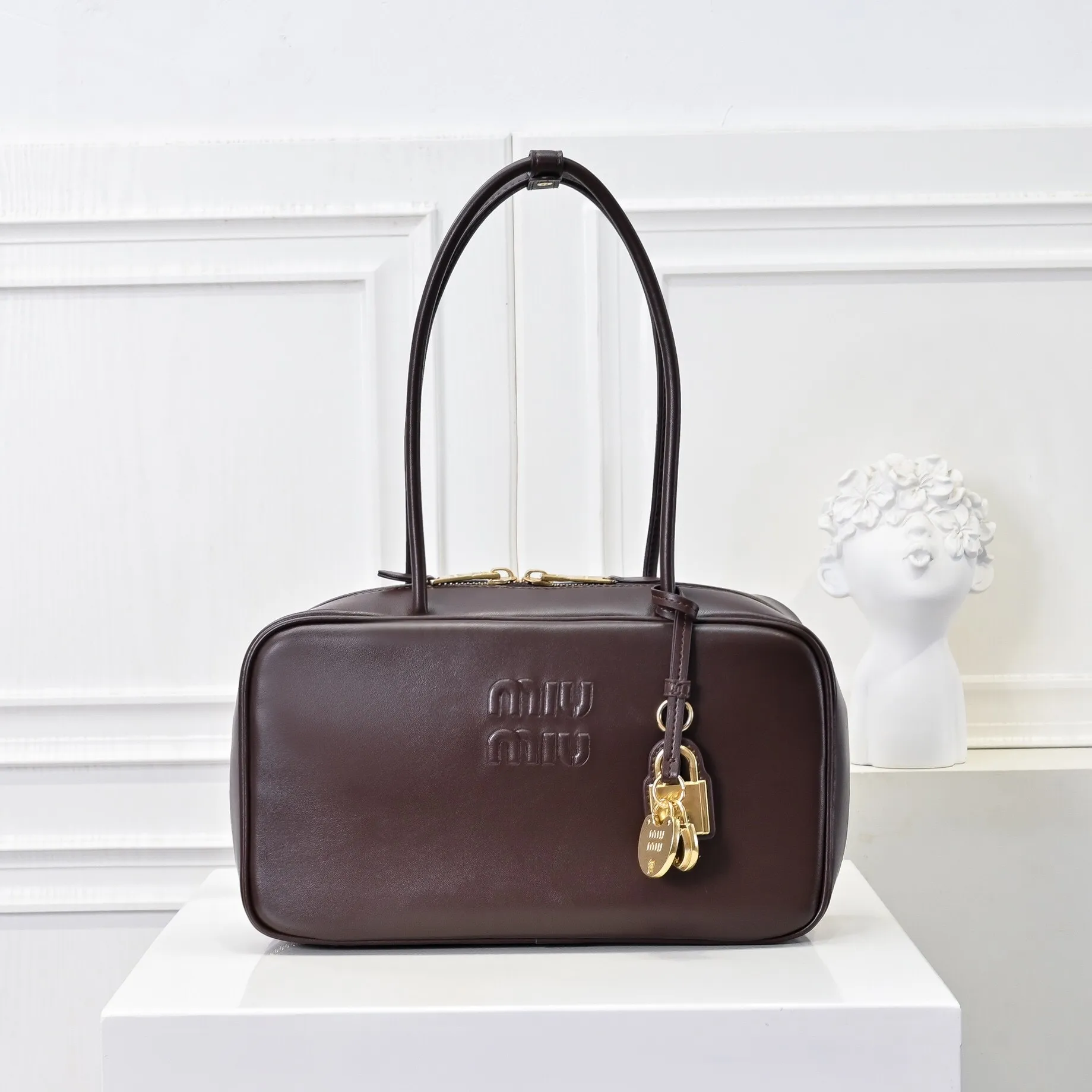 All categories Official website "Brand Women's Bags" Women's Bags 💙 miumiu 2025 new MiuMiu handbags