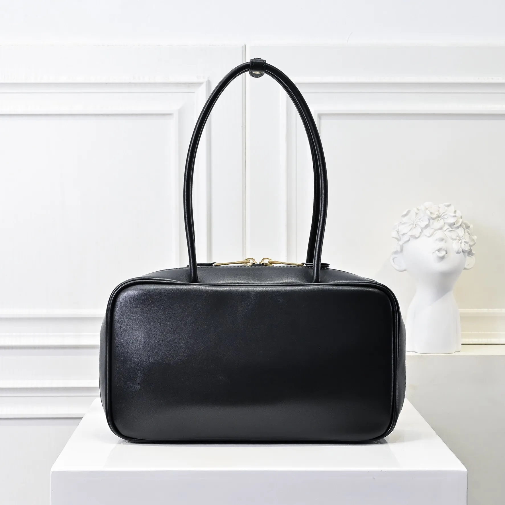 All categories Official website "Brand Women's Bags" Women's Bags 💙 miumiu 2025 new MiuMiu handbags