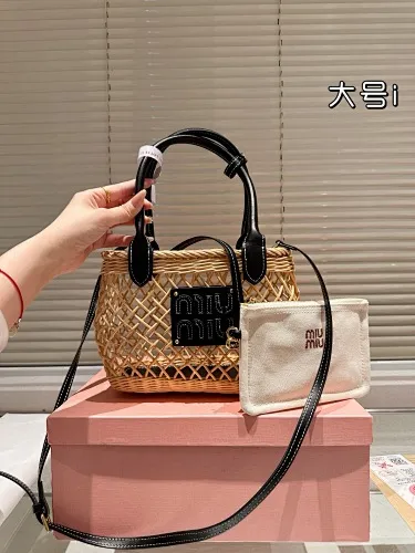 All categories Official website "Brand Women's Bags" Women's Bags 💙 miumiu 2025 new miumiu bowling bag