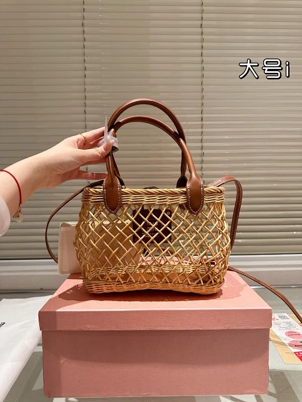 All categories Official website "Brand Women's Bags" Women's Bags 💙 miumiu 2025 new miumiu bowling bag