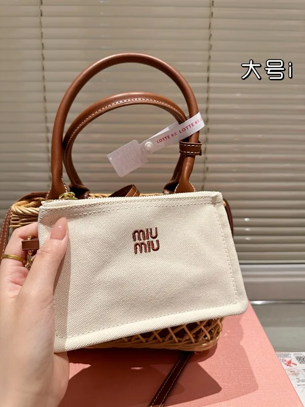 All categories Official website "Brand Women's Bags" Women's Bags 💙 miumiu 2025 new miumiu bowling bag