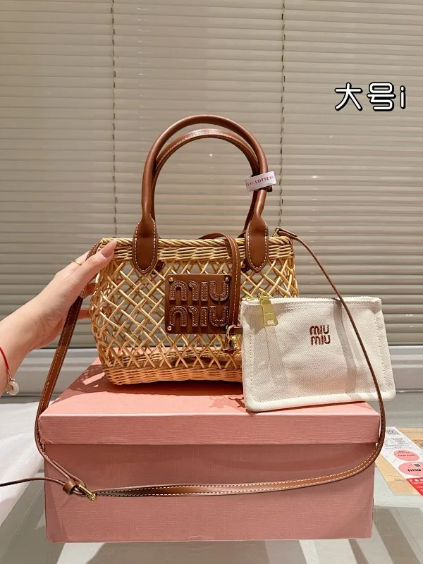 All categories Official website "Brand Women's Bags" Women's Bags 💙 miumiu 2025 new miumiu bowling bag