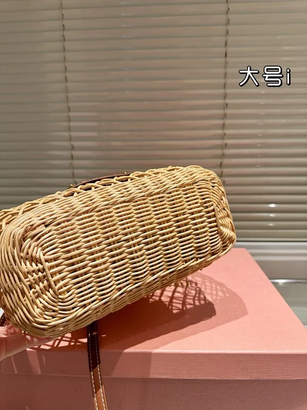 All categories Official website "Brand Women's Bags" Women's Bags 💙 miumiu 2025 new miumiu bowling bag
