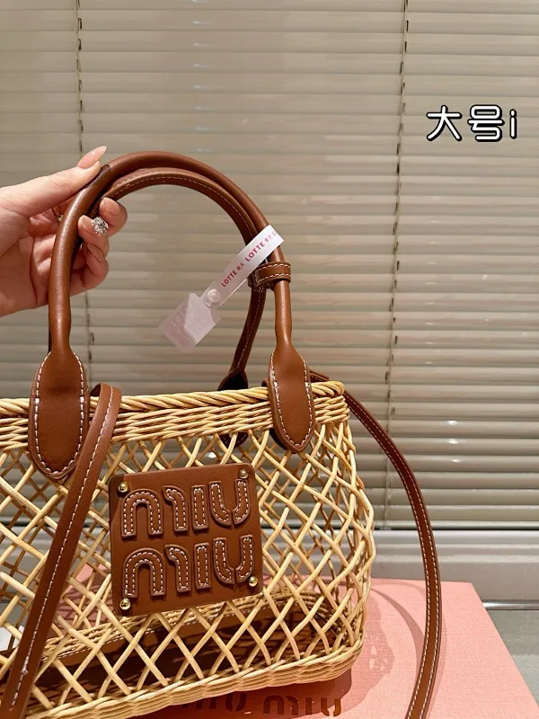 All categories Official website "Brand Women's Bags" Women's Bags 💙 miumiu 2025 new miumiu bowling bag