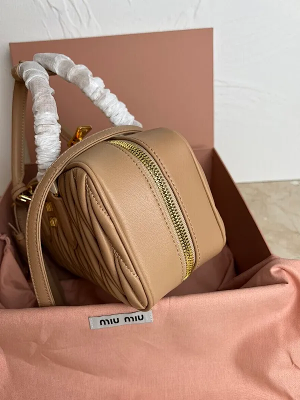 All Categories Official Website "Brand Women's Bags" Women's Bags 💙 miumiu 2026 Official Website MIUMIU Crossbody Bag