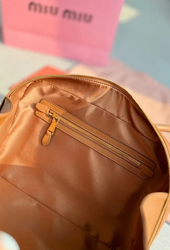 All categories Official website "Brand Women's Bags" Women's Bags 💙 miumiu 2024 new MIUMIU handbags