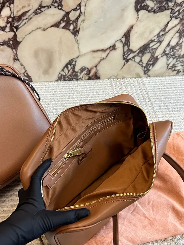All categories Official website "Brand Women's Bags" Women's Bags 💙 miumiu 2026 new MIUMIU bowling bag