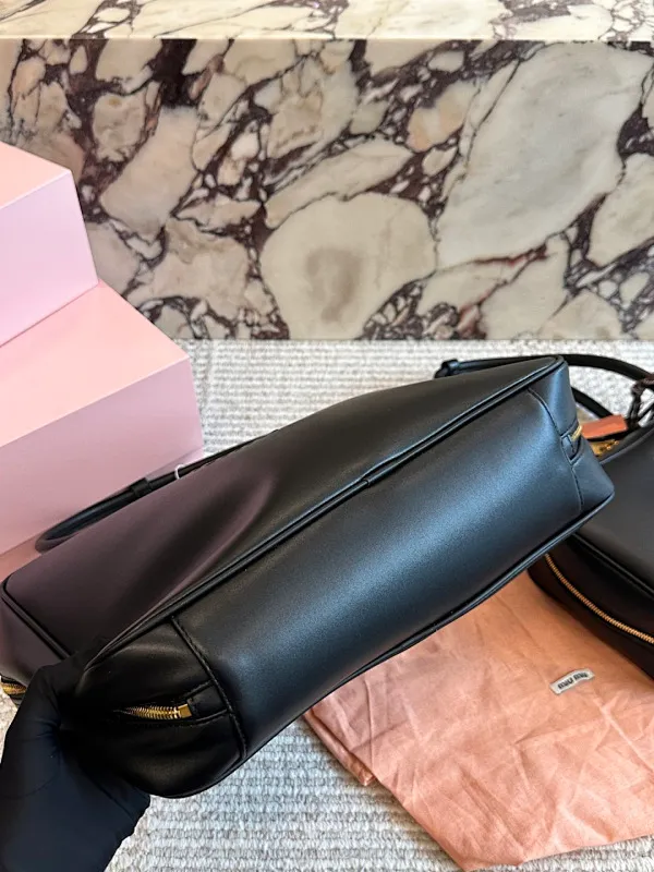 All categories Official website "Brand Women's Bags" Women's Bags 💙 miumiu 2026 new MIUMIU bowling bag