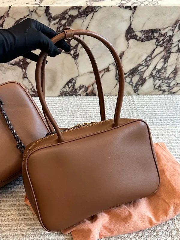 All categories Official website "Brand Women's Bags" Women's Bags 💙 miumiu 2026 new MIUMIU bowling bag